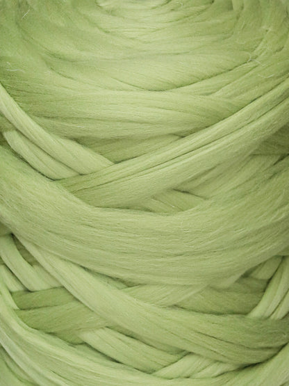 Kromski Merino Kammzug Standard in Pistazie, Farbe 108