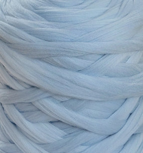 Kromski Merino Kammzug Premium in Hellblau, Farbe 274